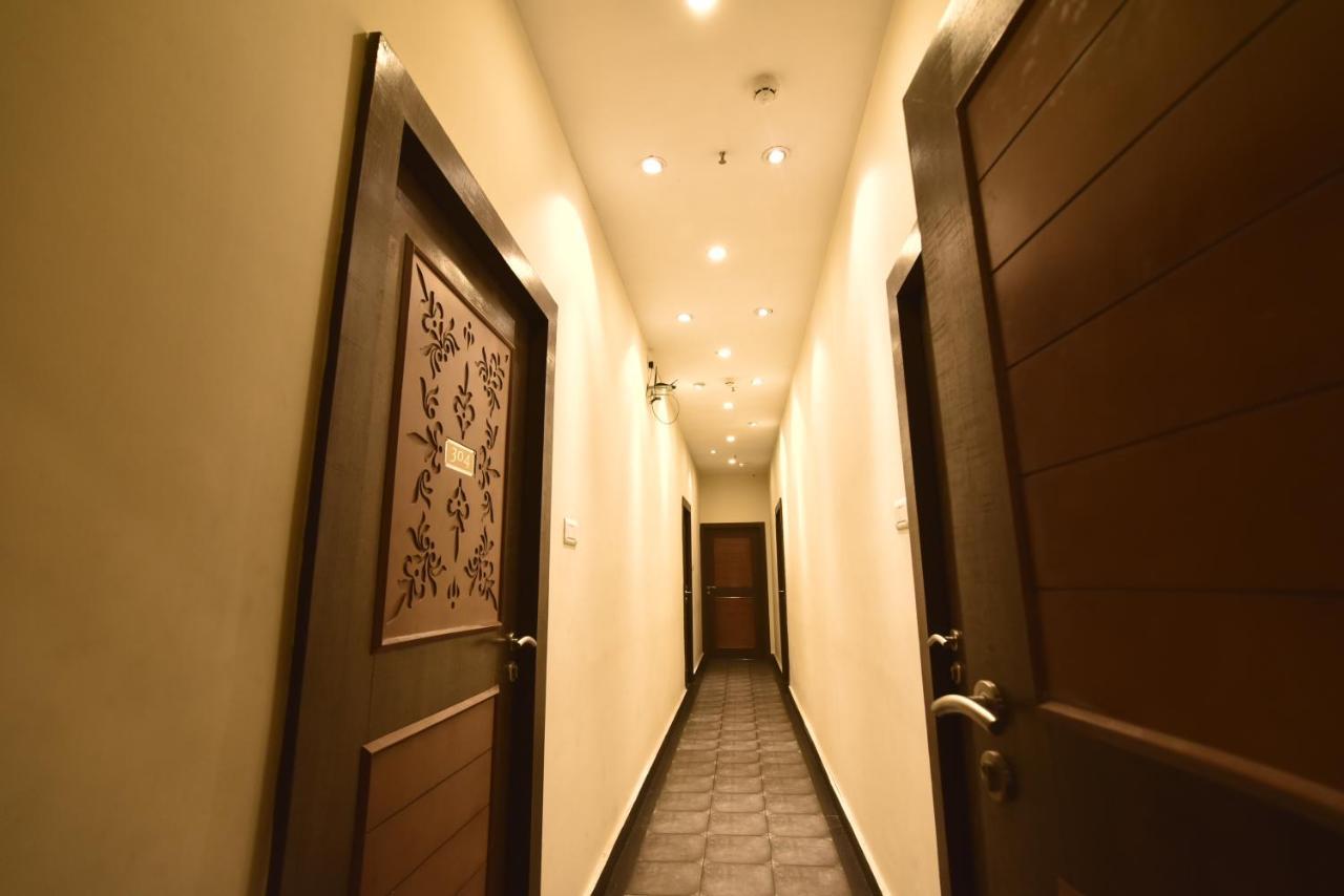 Casa Broadway-A Boutique Hotel Калькутта Экстерьер фото