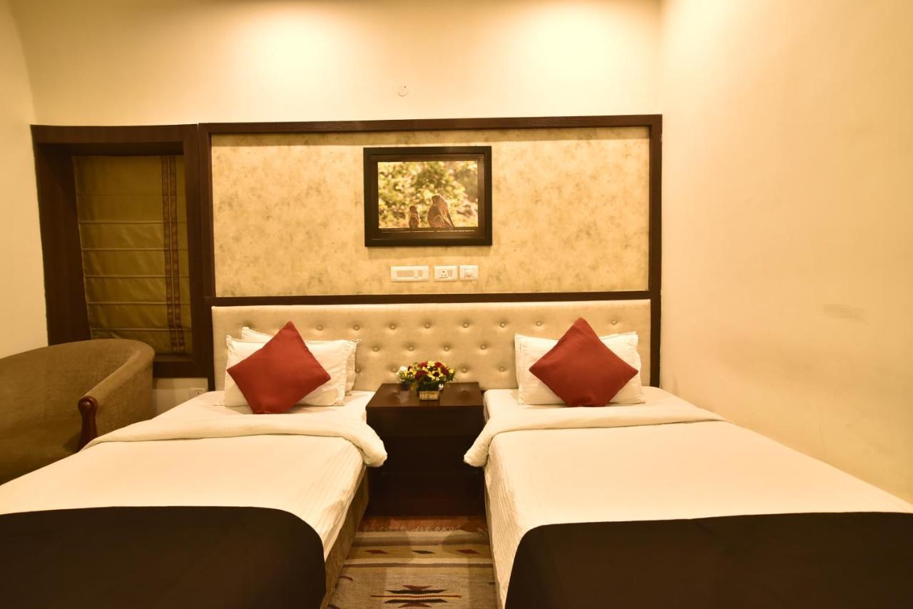 Casa Broadway-A Boutique Hotel Калькутта Экстерьер фото