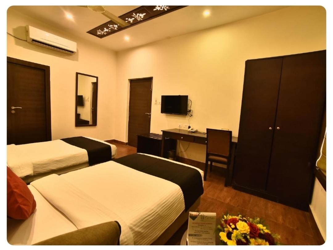 Casa Broadway-A Boutique Hotel Калькутта Экстерьер фото